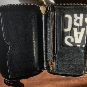 Marc jacobs wallet.